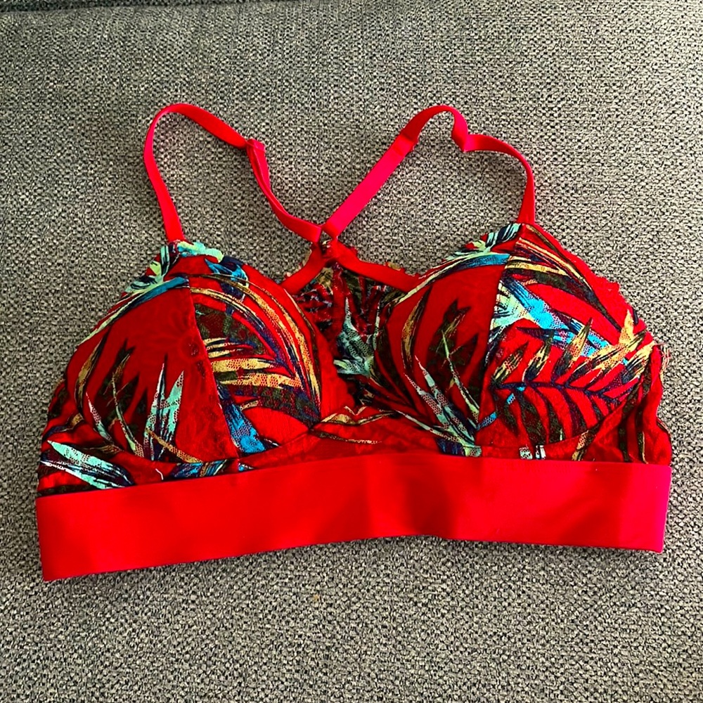 Beautiful beachy Victorias Secret PINK bralette! Medium!